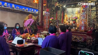 「送神日」祈福！　福興宮送神封籤　玉清宮神像穿新衣