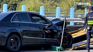 台74甲線追撞畫面曝光　疑前路口兩車競速失控