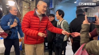 基市長爭霸！　謝國樑發紅包.童子瑋拜廟拚支持