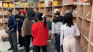 年節搶買潮！　嘉義知名餅乾店.台南餅舖擠滿人潮