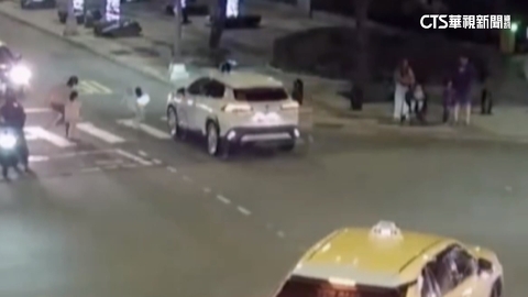 三峽休旅車轉彎未禮讓行人! 5歲童過馬路被撞