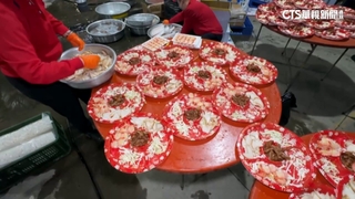 高雄宮廟推年菜外帶！訂單爆棚　內門總舖師通宵應戰