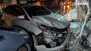 花蓮女返鄉撞死八旬嫗　失控衝民宅撞出「恐怖大洞」