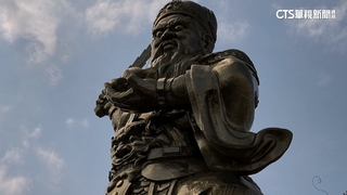 初四迎財神　亞洲最高財神湧參拜人潮.龍神燈轉運招財