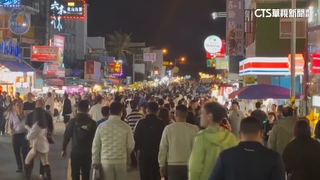 南台灣國旅熱翻！墾丁大街「萬頭攢動」　旗津搭船人潮爆
