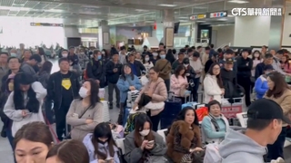 收假塞爆！金門機場逾500人枯等候補　急調3軍機疏運