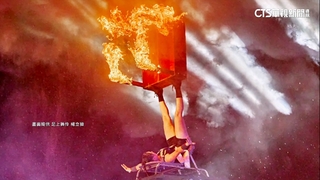 苦練足技23年！　楊立微以火舞在英國達人秀一戰成名