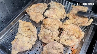 雞排銅板價！　高雄「2片100元」　顧客搶買大排長龍