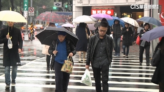 明變天！兩波鋒面將報到　228連假三天都有雨