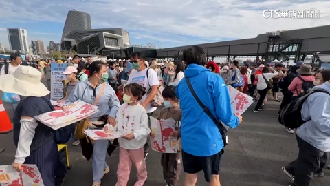 將變身亮相？　「超人力霸王」飛上天　觀光局長：拭目以待