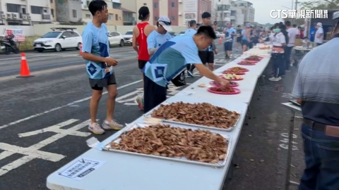 古都馬拉松「必比登美食」應援! 烤乳豬、龍蝦澎湃吸睛