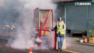 台南鹽水蜂炮迎元宵！　2百座炮台連炸2天湧人潮