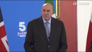 義大利防長杜拜度假遇戰火　遭在野黨轟「狀況外」