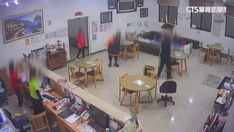 闖月子中心摔椅打人！黑衣男傳老闆兒？　業者：絕無此事