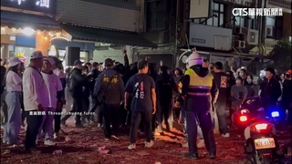 台東影城前大亂鬥！　疑煙火施放起口角　警強勢壓制