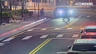 士林鬥毆！不滿被吵醒持棒喝斥　路人怒出拳扭打一團