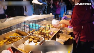 高雄蚵仔寮夜市「中藥炸雞」人氣夯　排2小時才買得到