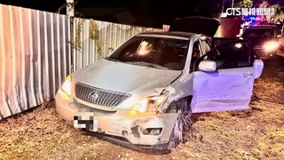 違停拒檢！疑毒駕沿途棄「電子菸具」　擦撞後棄車逃