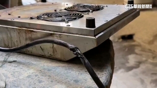 鄰通知「飄塑膠味」　店家看監視器「煙霧瀰漫」急報消防