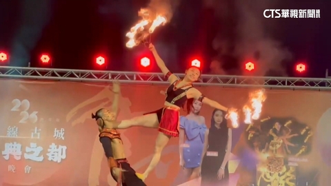 楊立微「火舞」到彰化　5千人搶看表演卡位爆口角