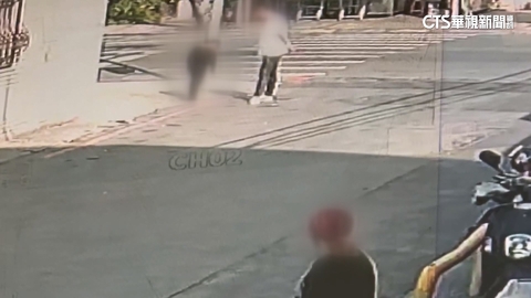 男童遭父罰赤腳半蹲還自傷　民眾看不下去報警