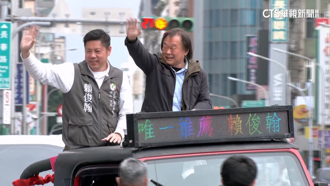 「扶龍王」再陪子弟兵車掃　王世堅否認當「北市母雞」