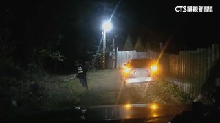 目睹警匪飛車當街追逐　駕駛見義勇為助攔車