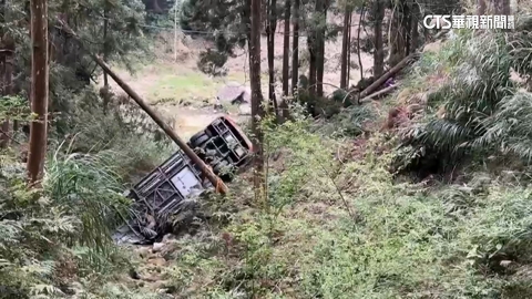 【台語新聞】杉林溪遊園車墜谷1死7傷　男偕妻出遊遇劫親戚慟