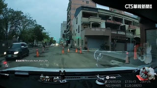 台南市區「越野障礙賽」？　路面擺至少10交通錐影響安全