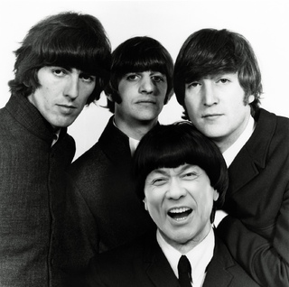 紀錄片《高雄有顆藍寶石》掀秀場內幕　豬哥亮「招牌馬桶蓋」造型真相曝光