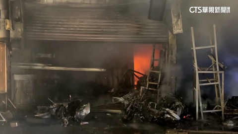 台南永康夜間大火延燒7鐵皮屋　機車行老闆夫妻身亡