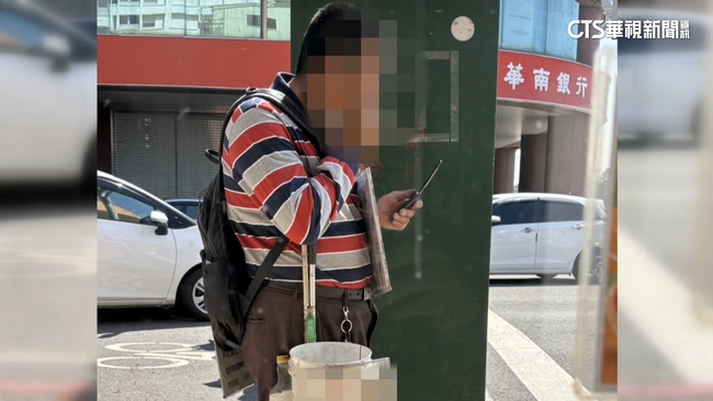 視障乞討滑手機遭質疑　當事人：語音老人機　絕沒詐騙 | 華視新聞