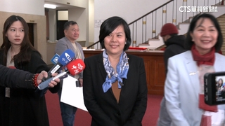 韓國瑜送暖喊「媽祖保佑你」　李貞秀感動淚灑議場