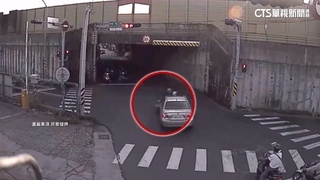 24歲女騎士腳趾截肢！全因「毒駕犯」逃給警追闖燈撞上