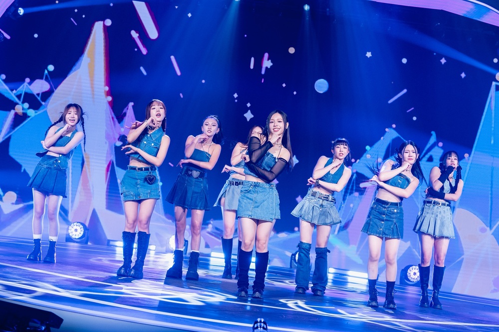 〈Mr.Simple〉組女孩們大膽挑戰高難度的「銀赫PART」展現強烈舞台張力