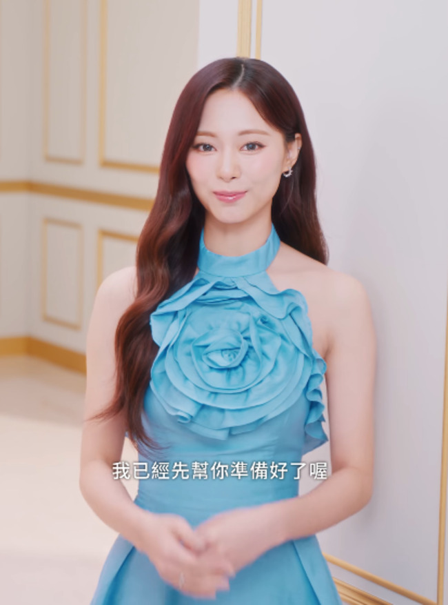 周子瑜藍色禮服遭指像「超商提網」 　7-11小編急回3字澄清 | 華視新聞