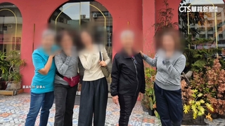 大馬5遊客包車遊台　婦淚控司機「雨天逼爬樓梯」