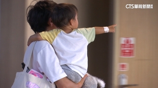 減輕育兒壓力　政院：家有未滿12歲子女即可申請外傭