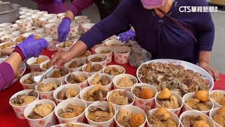 「頭牙」土地公生日　石龍宮備5千份平安餐　民眾大排長龍