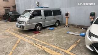 停車踩「智能擋板」躲收費　男逃1340元判拘50天