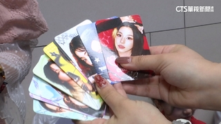 TWICE唱3天12萬人朝聖　粉絲排領應援小物.自製交換