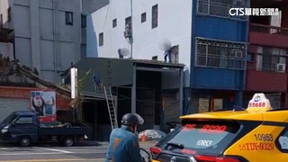 「無防護」冒險爬梯上屋頂施工　勞工局：最高罰30萬