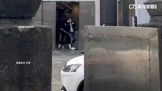 殯葬會館遭砸店　逾10名惡煞持棍棒行凶逃逸