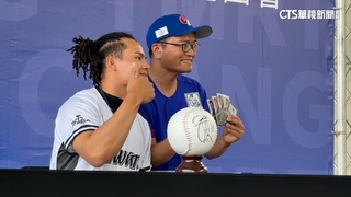 超寵粉！　張育成化身中捷安全大使　合照.簽名來者不拒