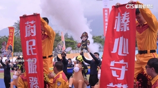 「榛」心守護.「蔚」民服務布條挨轟　　花縣府：不予回應