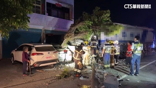 大貨車撞斷電桿釀停電再撞民宅　駕駛傷重不治