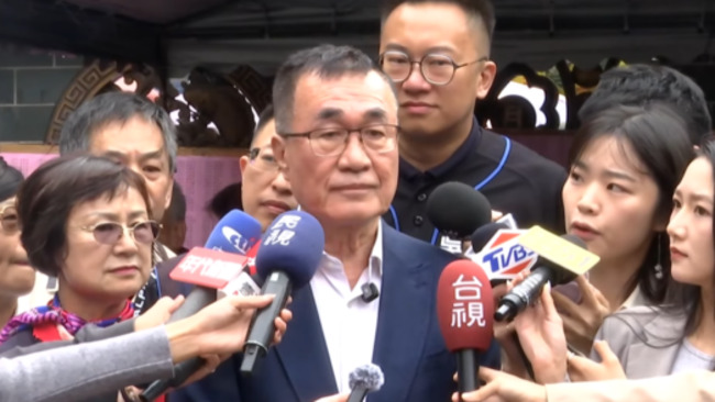 柯文哲放話「黃國昌選到底 李四川就掛了」　李四川：會全力結合不同黨派力量　 | 華視新聞