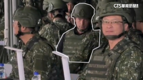 正義操演「美方人員」現蹤！　緊盯紅色海灘各型戰車出動