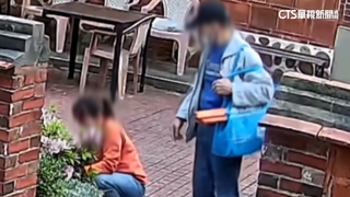 驚魂！陌生男闖三合院騷擾看護　屋主怒曝監視器