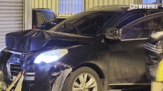 花蓮市區毒駕狂飆3km　失控撞路邊車騰空重摔